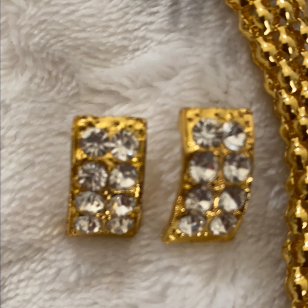 Jewelry - Picture 3 of 5